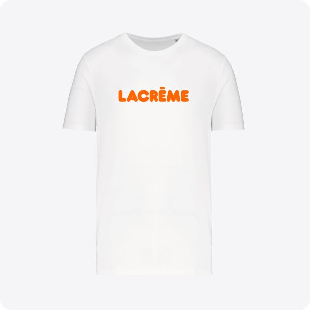 Parte frontal de la camiseta color blanca con la marca LACRÈME en naranja